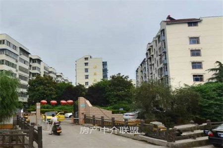 城东缇香郡璟园3室2厅2卫170万143m2带大平台